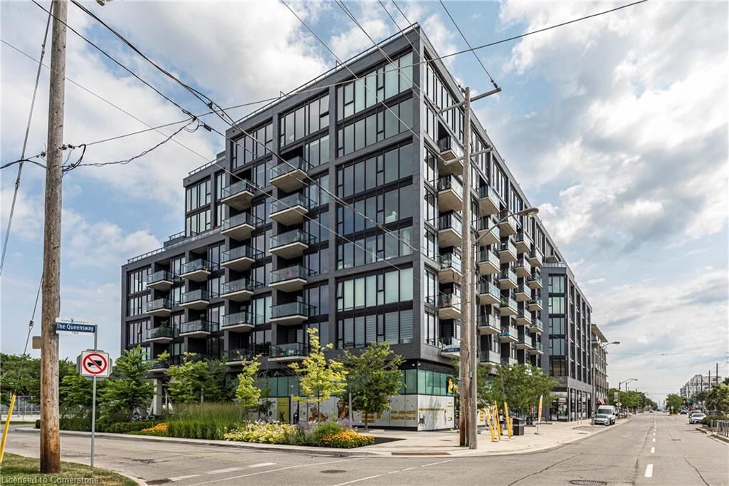Photo de la propriété:  7 Smith Crescent 424  ON M8Z 0G3 