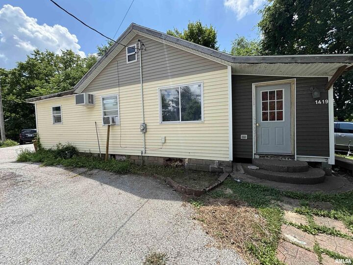 Property Photo:  1417 - 1419 E 1st Street  IL 61264 