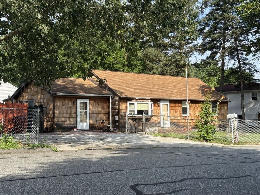 Property Photo: 206 Burnham Road MA 01852