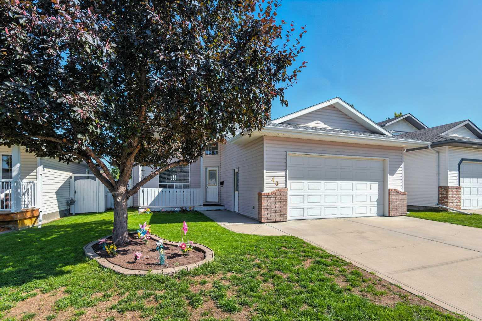 Property Photo: 40 Ammeter Close AB T4R 2Y5