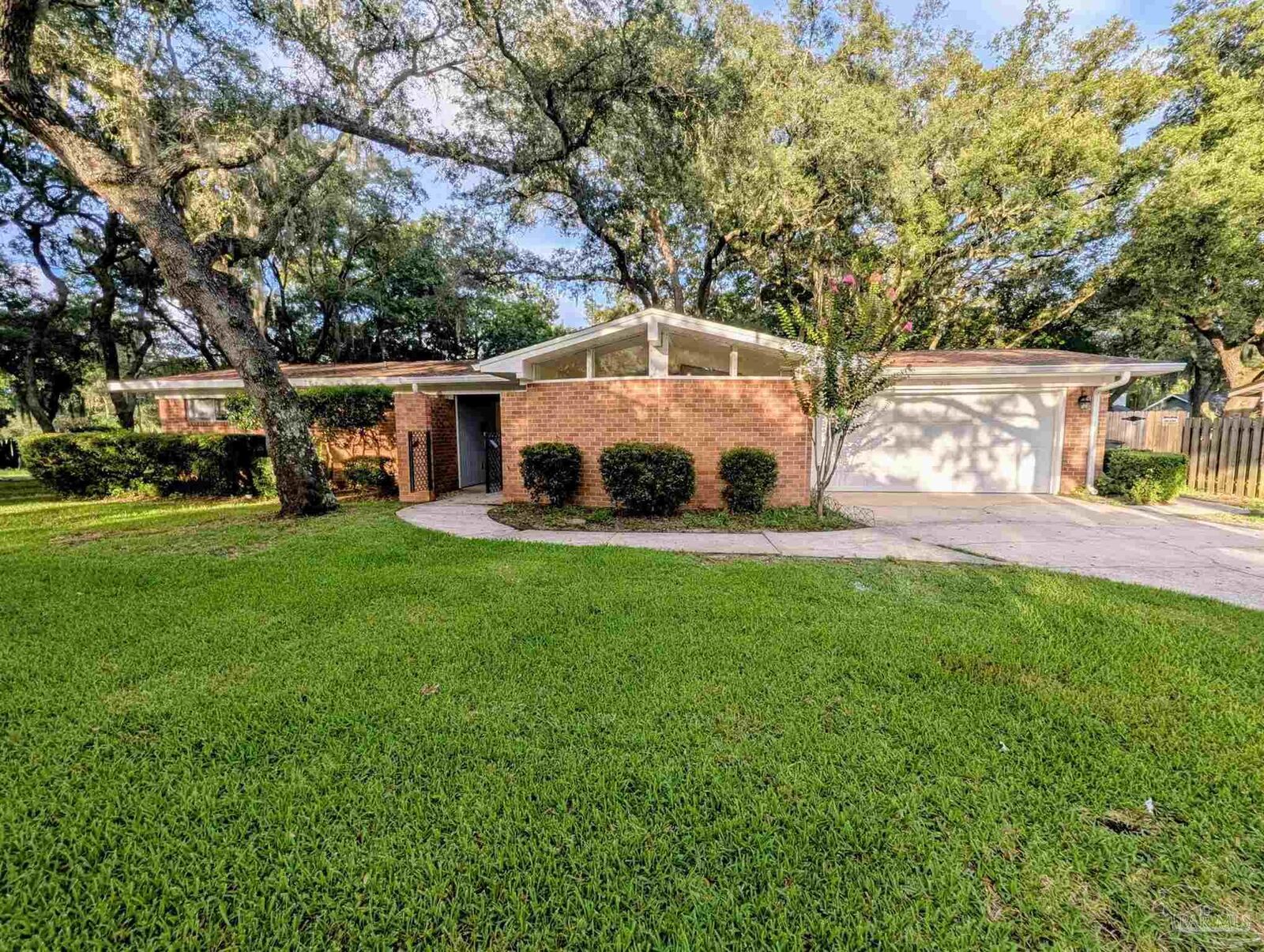 Property Photo: 528 Cheshire Ave FL 32547