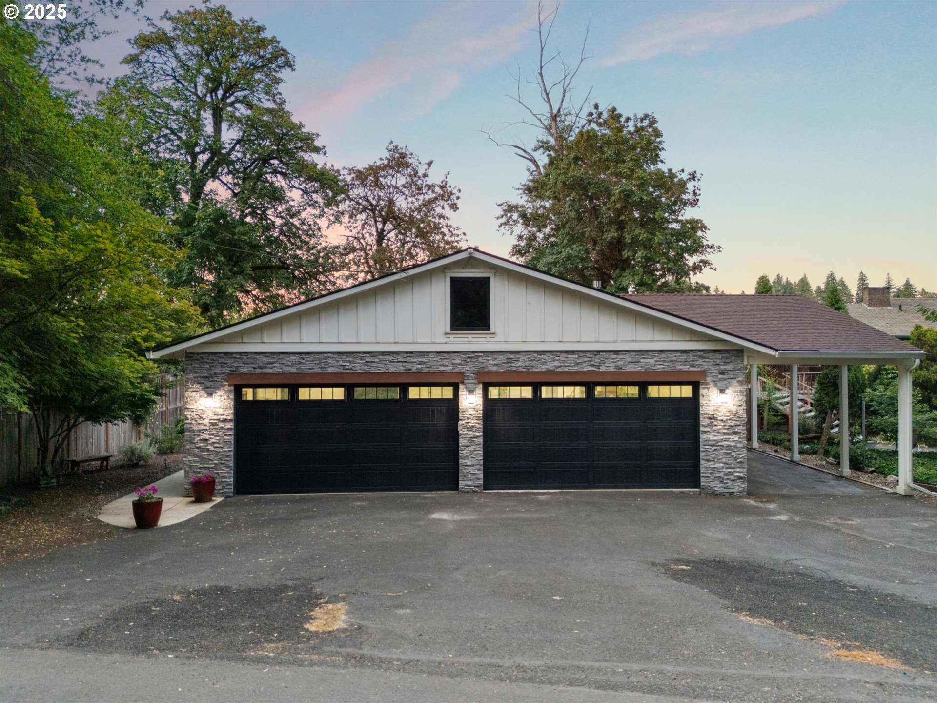 Property Photo: 19340 Nixon Ave OR 97068