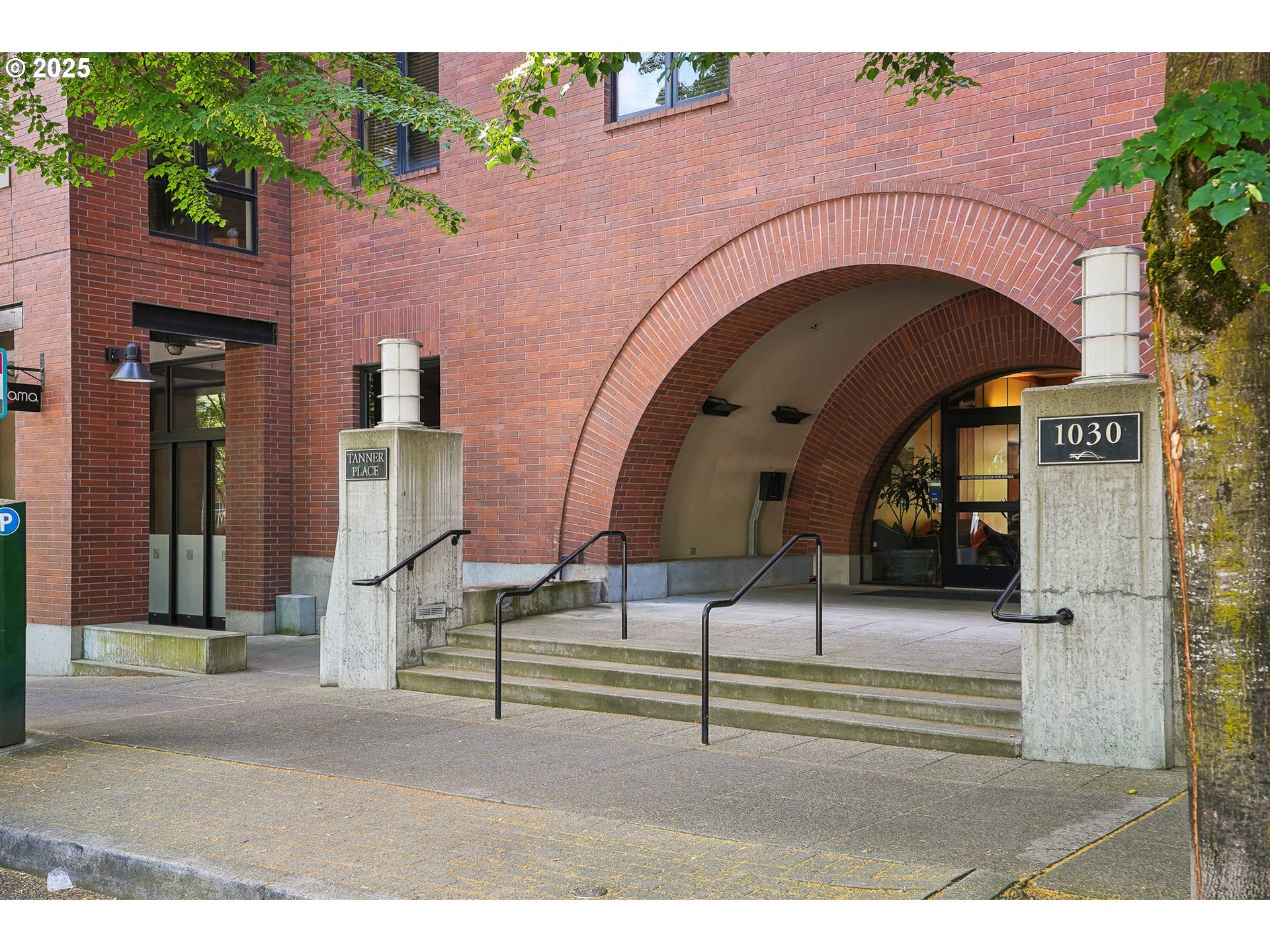 1030 NW Johnson St 224  Portland OR 97209 photo