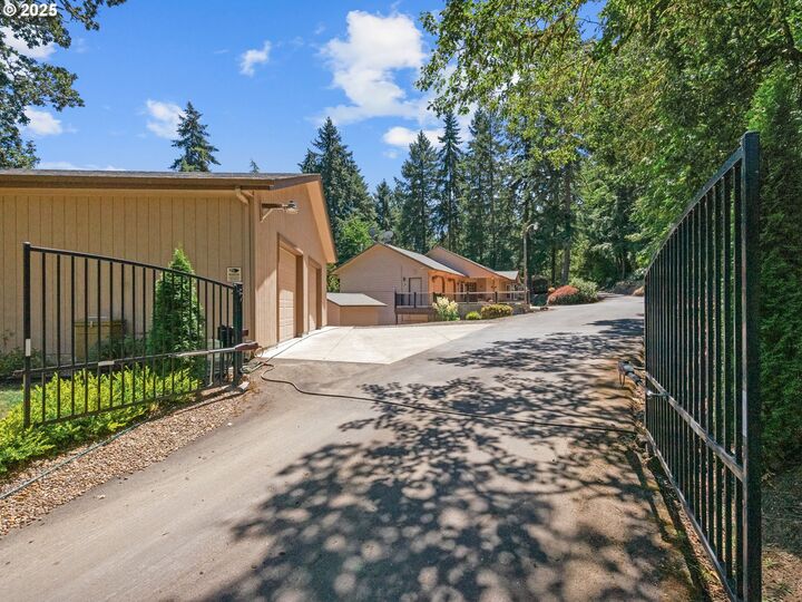 29530 Hodsdonsdale Ln  Eugene OR 97402 photo
