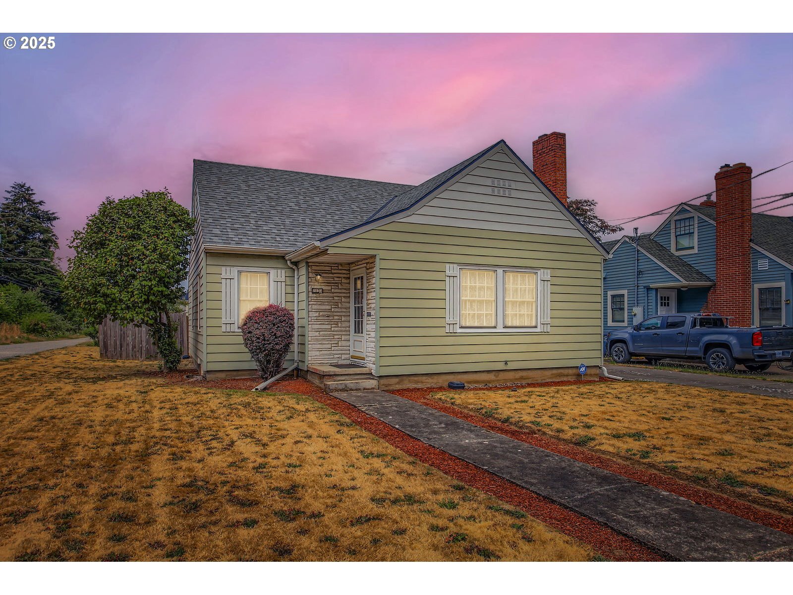 Property Photo:  7135 N Olin Ave  OR 97203 