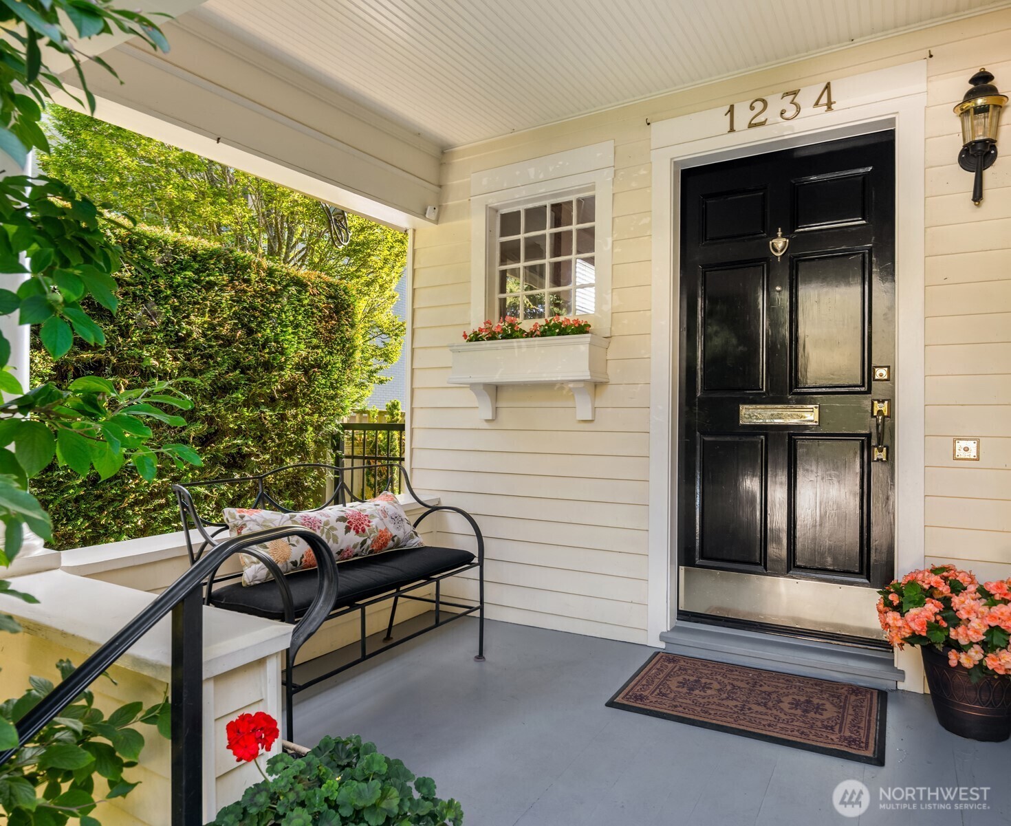 Property Photo: 1234 2nd Avenue N WA 98109