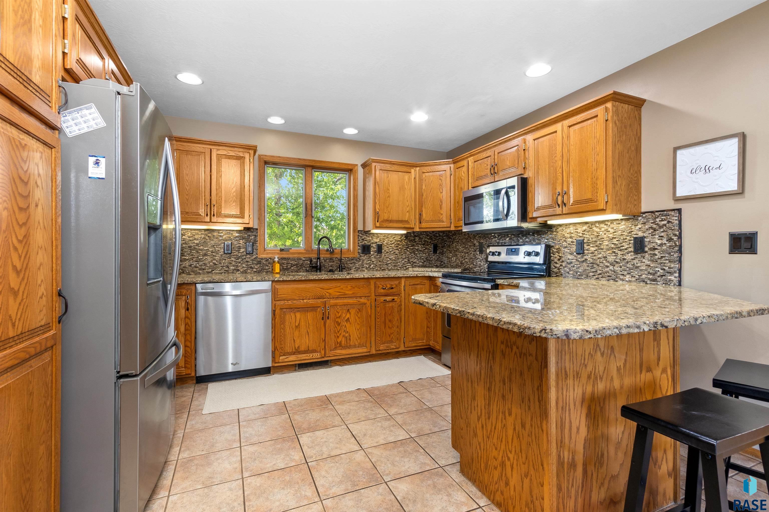 Property Photo: 47862 Atterbury Ct SD 57032
