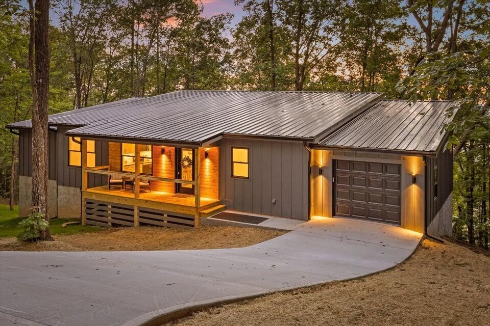 Property Photo: 263 Eleanor Drive SW TN 37311
