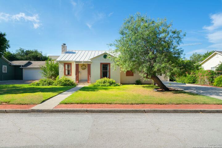 128 E Elmview Pl  Alamo Heights TX 78209 photo