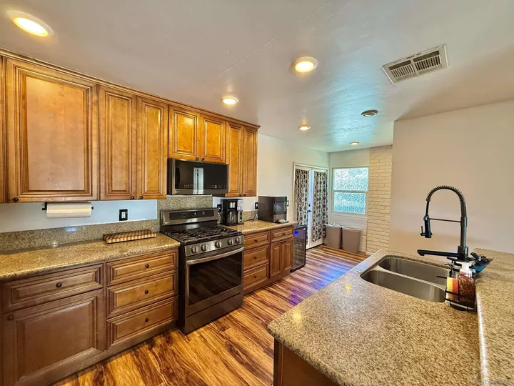Property Photo: 9050 Valencia St CA 91977