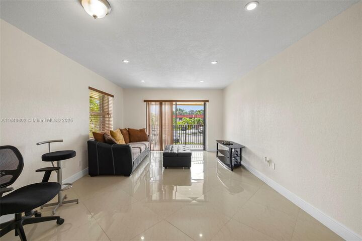 Property Photo: 10401 SW 108th Ave 243 FL 33176