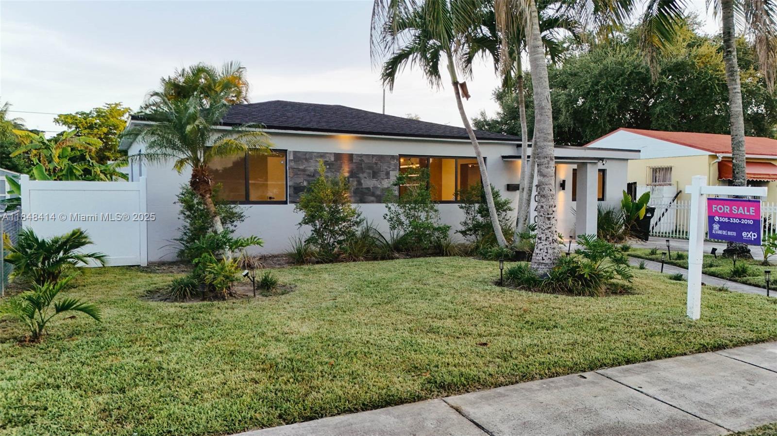 Property Photo: 1040 NE 143rd St FL 33161