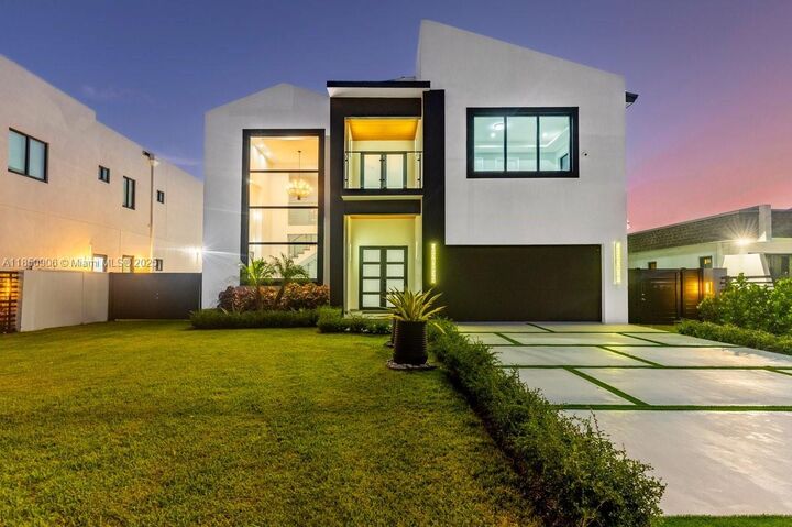 4240 SW 84th Ave  Miami FL 33155 photo
