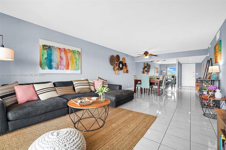 Property Photo: 3050 NE 16th Ave 605 FL 33334