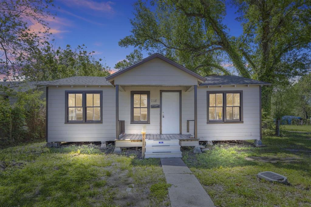 Property Photo: 718 Orange Street LA 70601