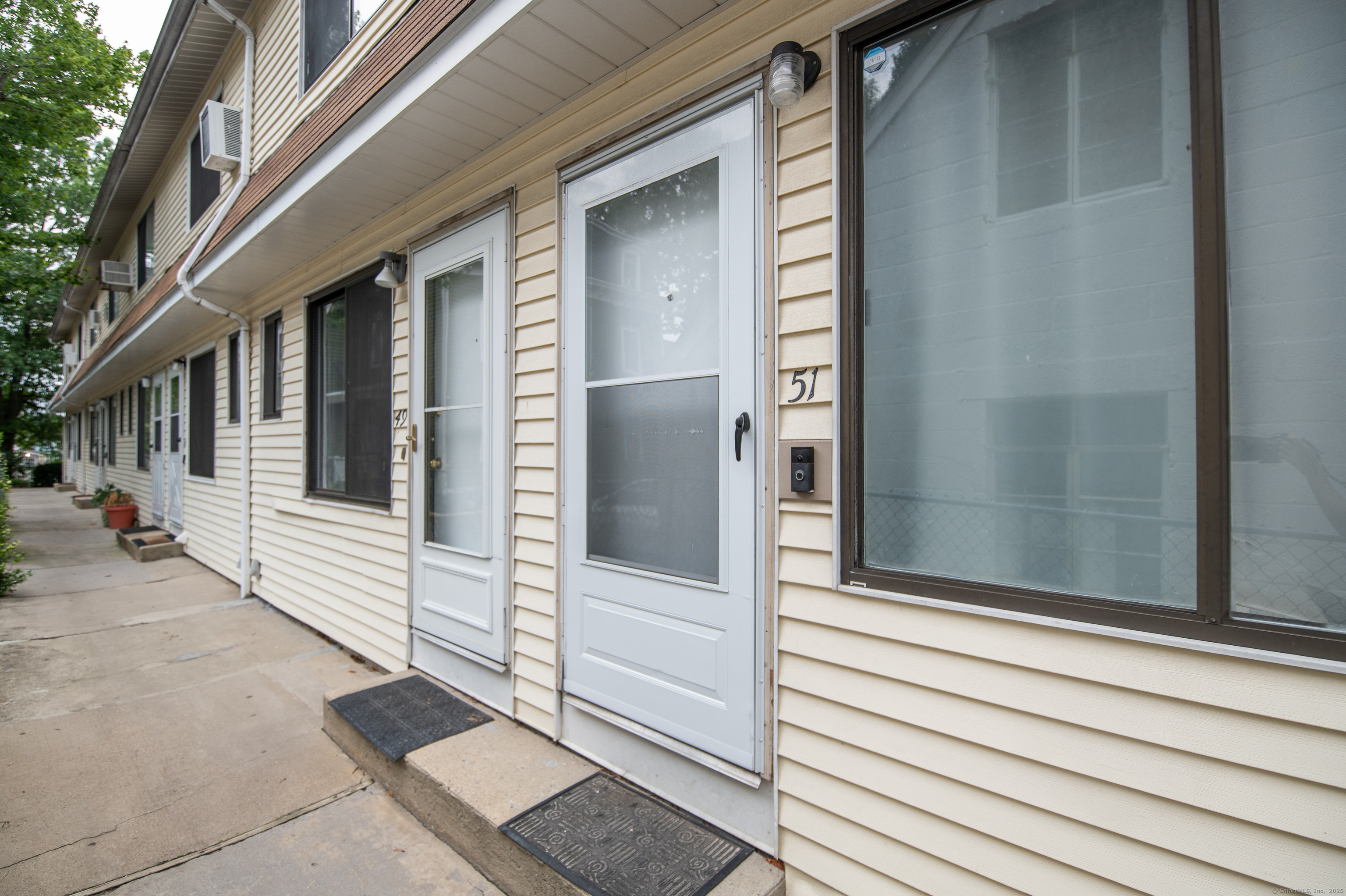 Property Photo: 51 W Washington Avenue 51 CT 06902