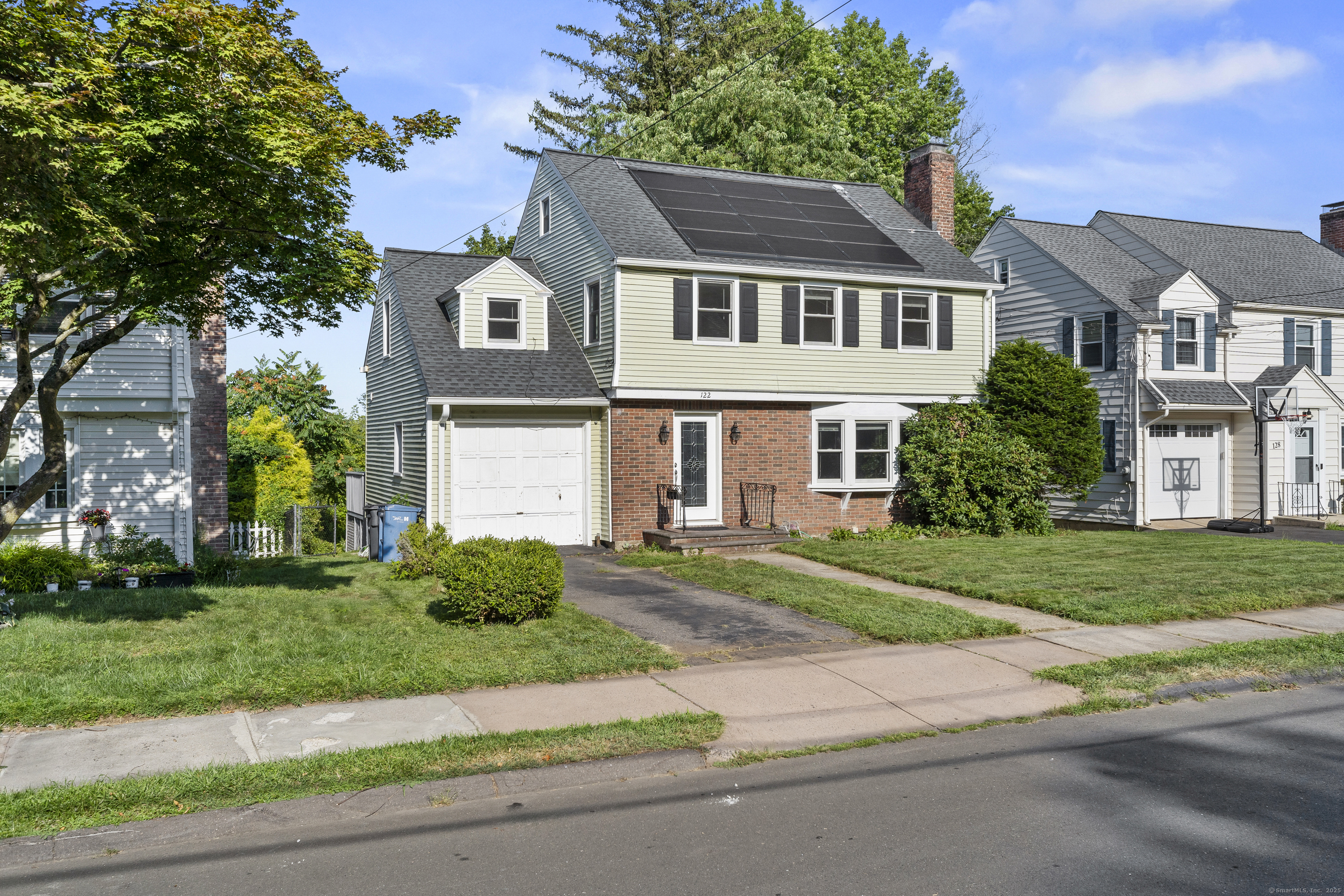 Property Photo:  