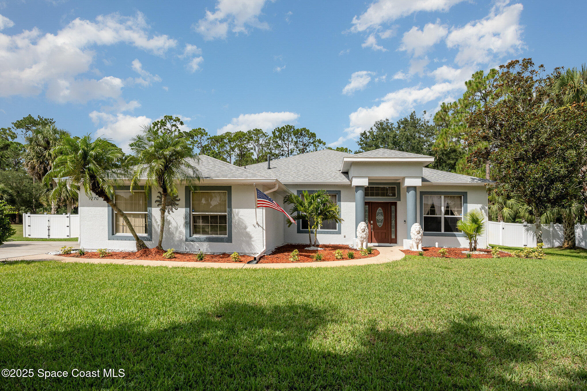 Property Photo: 1770 Devonwood Court SE FL 32909