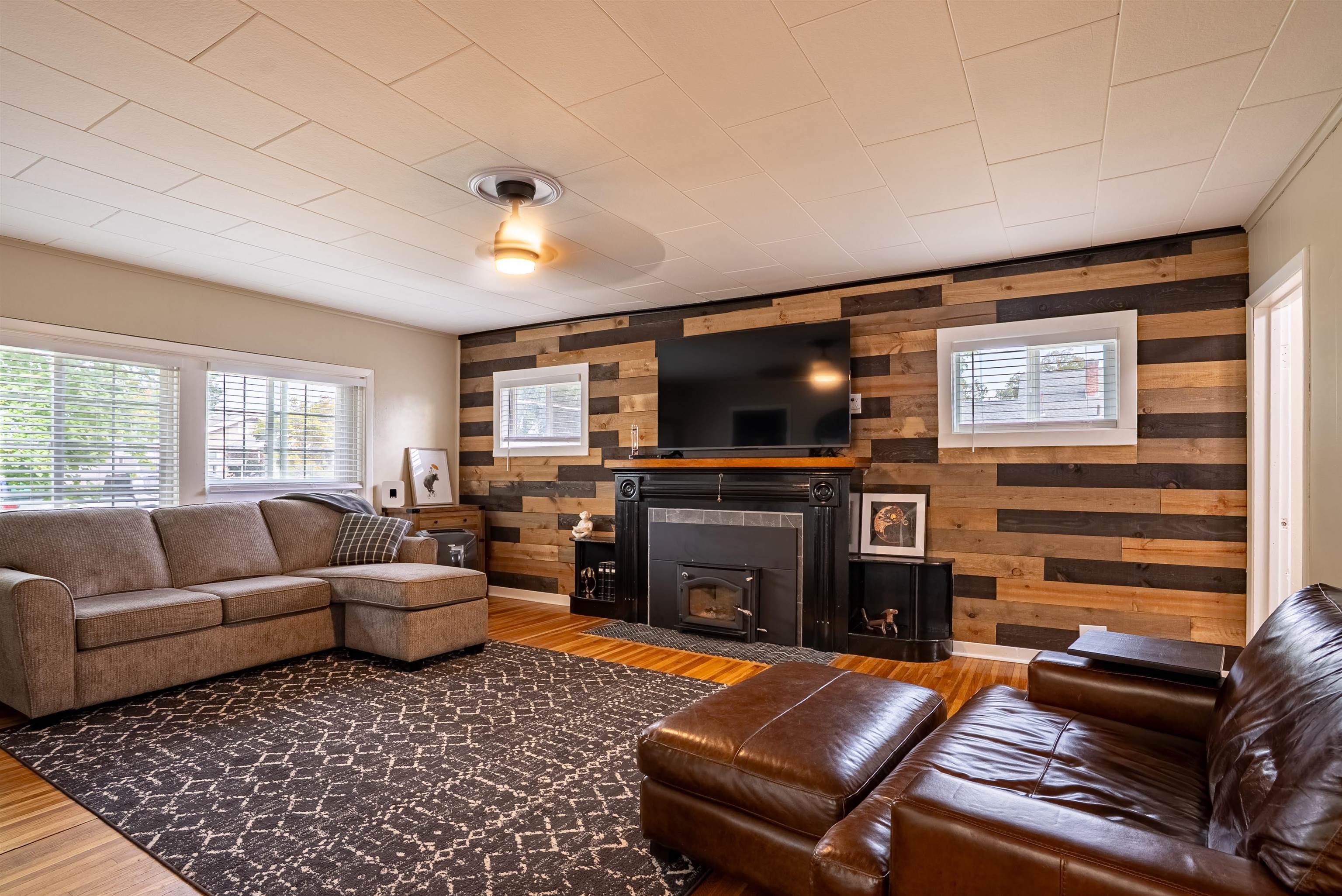 Property Photo: 3105 N Park Rd WA 99212
