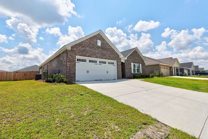 Property Photo:  607 Ridgeland  AL 36301 