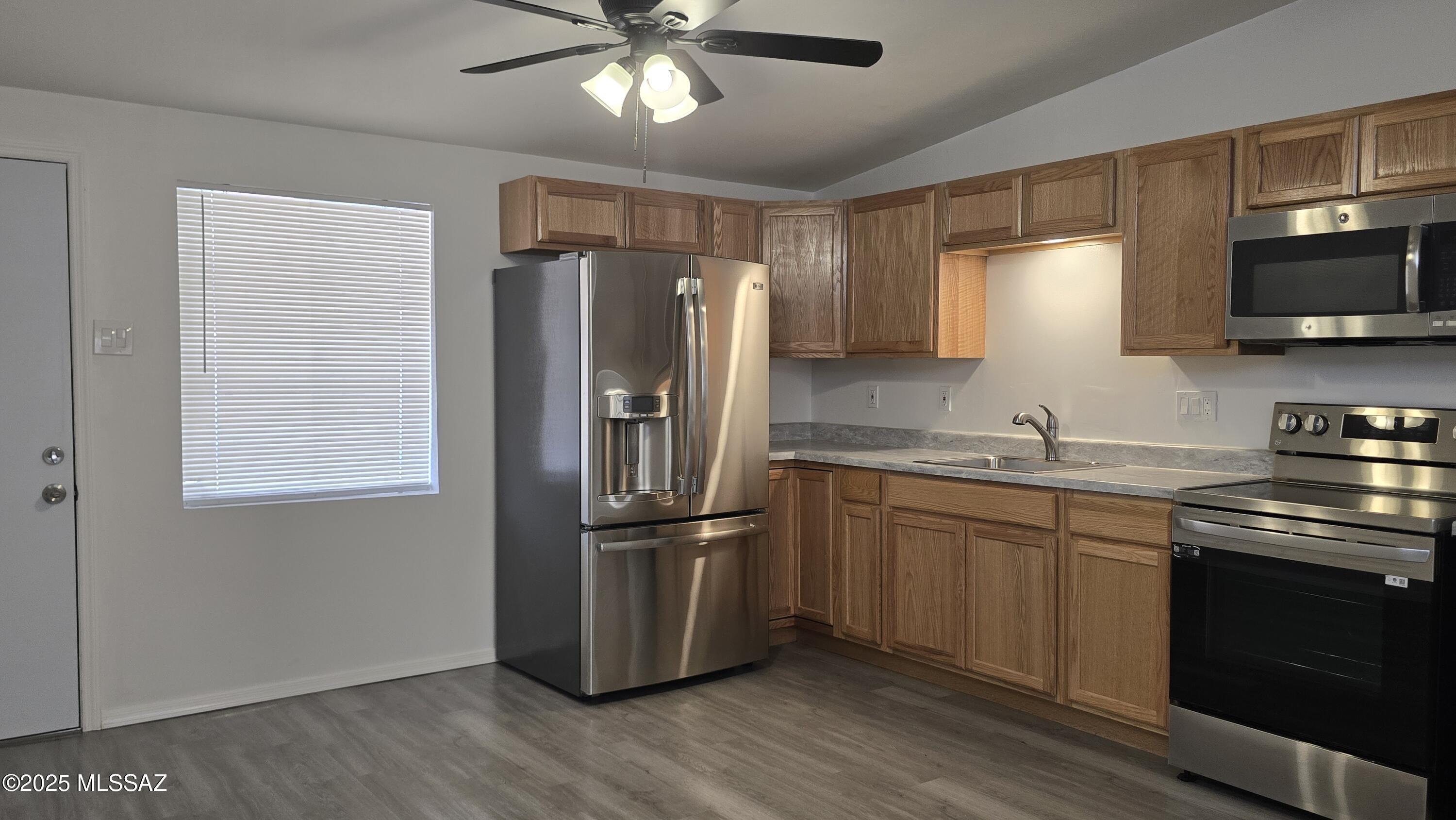 Property Photo: 113 S Ave B AZ 85631