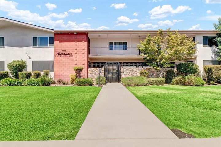 Property Photo:  1411 S Divisadero Street 1  CA 93277 