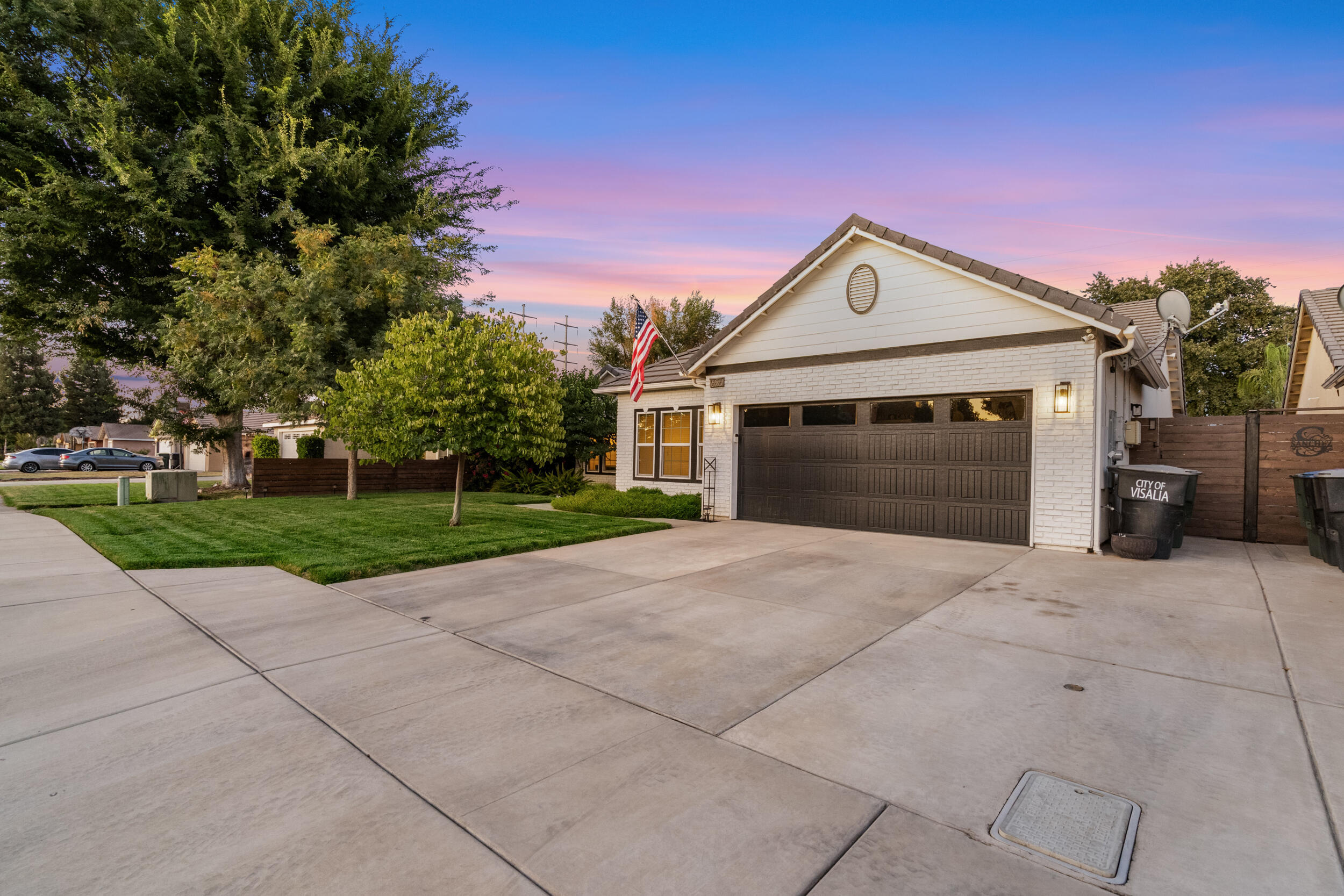 Property Photo: 1626 S Rio Linda Street CA 93292
