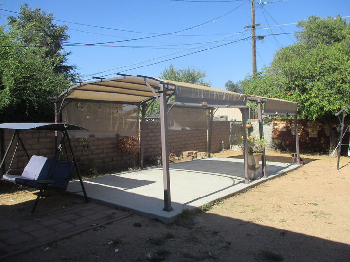 Property Photo:  1540 N Encina Street  CA 93291 