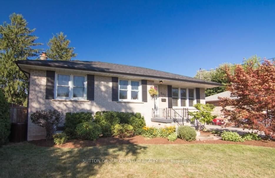 Property Photo: 543 Taplow Crescent ON L6L 4V9