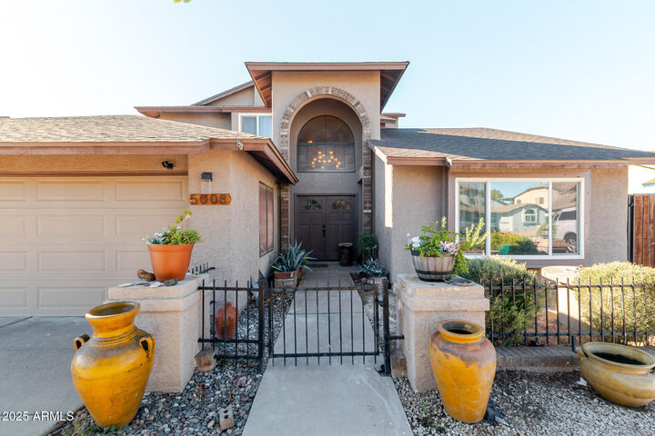 Property Photo: 5008 E Dallas Street AZ 85205