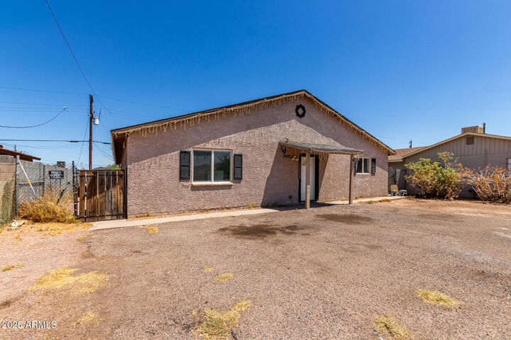 Property Photo:  2828 E Chipman Road  AZ 85040 
