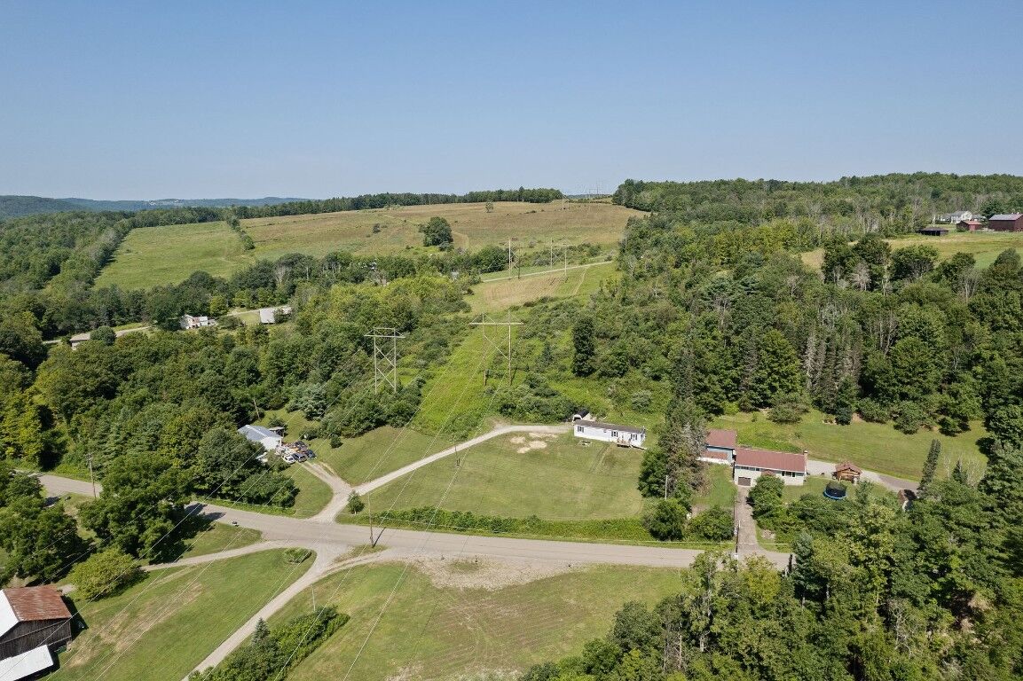 Property Photo:  2121 Bradley Creek Road  NY 13790 