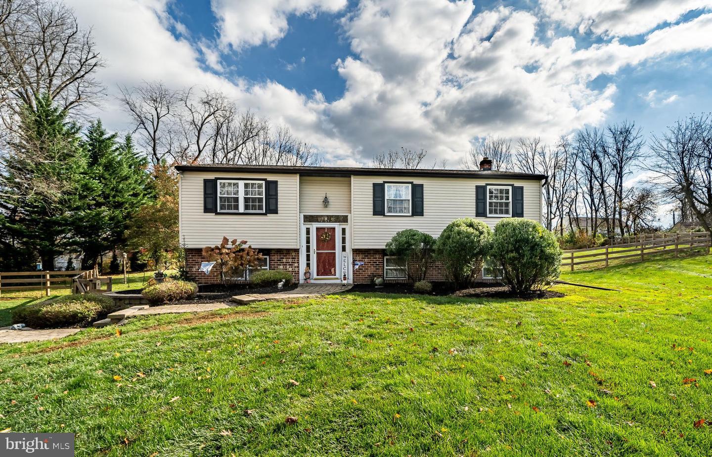 Property Photo: 44 Glenview Drive PA 19343