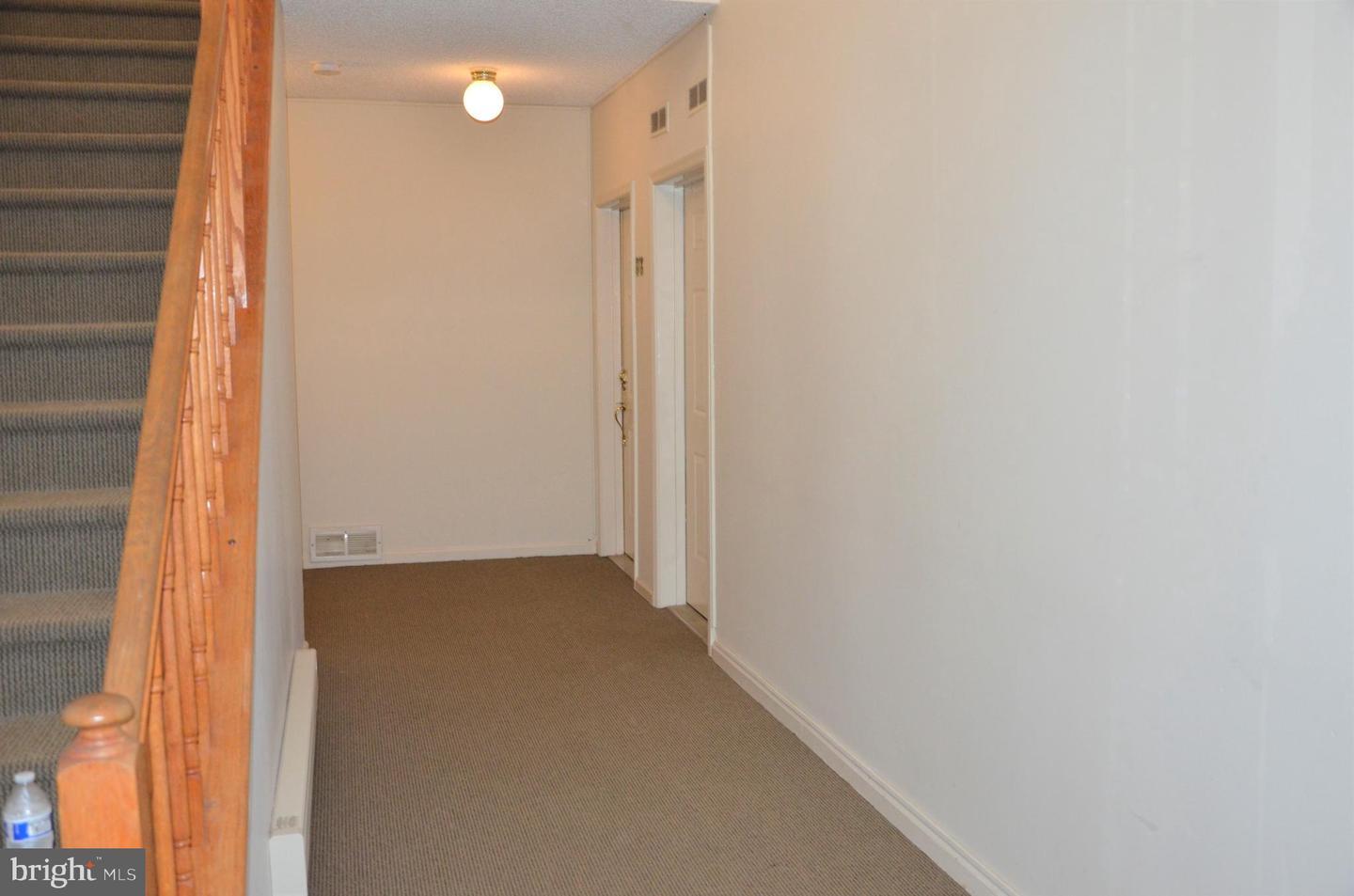 Property Photo: 818 Roundtree Pl NJ 08648