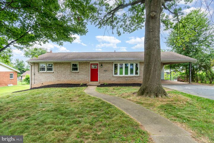 Property Photo: 1390 Dayton Road PA 17113