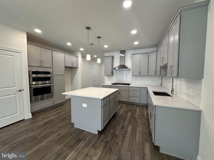 46 Kay Chiarello Way  Hamilton NJ 08690 photo