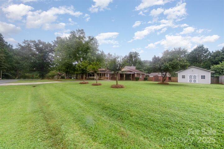 Property Photo: 700 Chestnut Lane NC 28104
