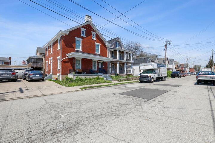 Property Photo: 5107 Hunter Avenue OH 45212