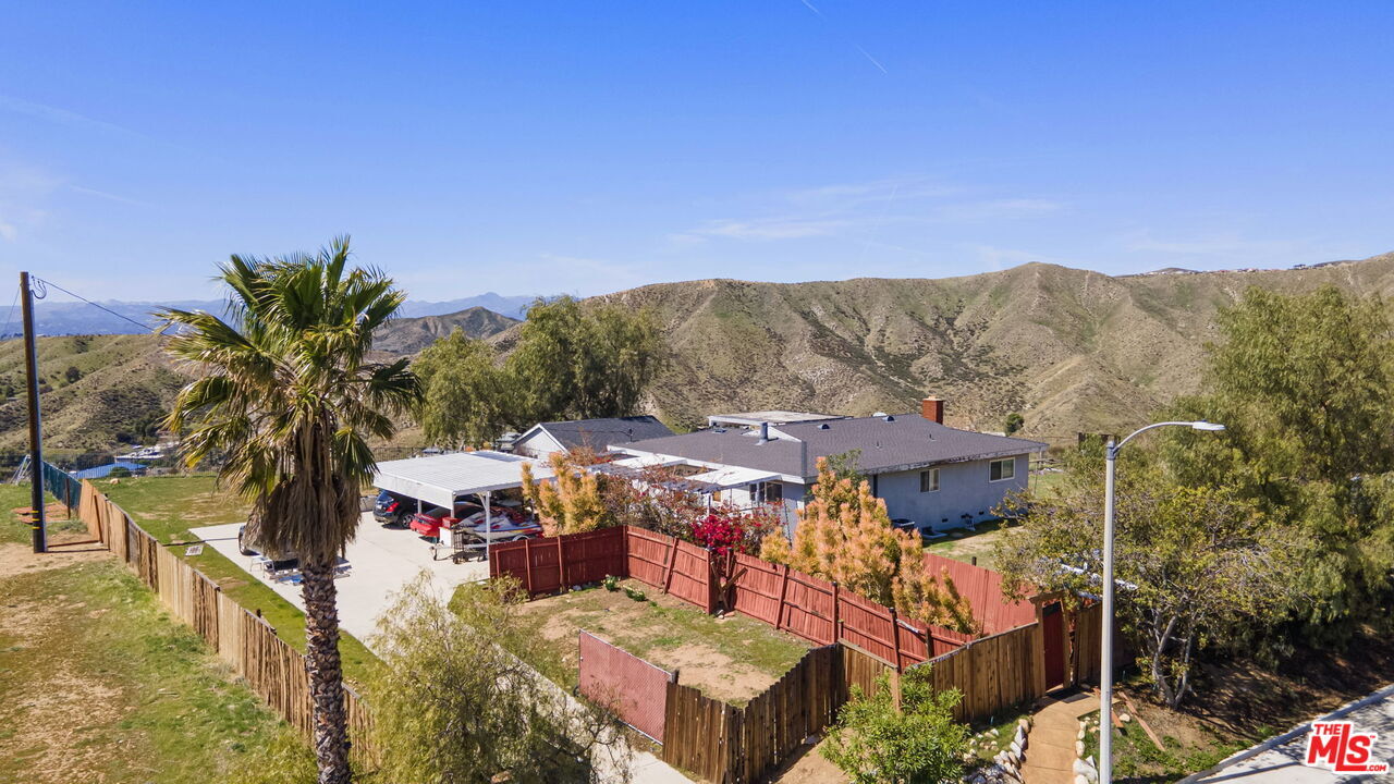 Property Photo:  17366 Sierra Hwy  CA 91351 