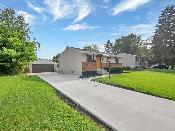 Property Photo: 5143 Hatfield Drive OH 43232