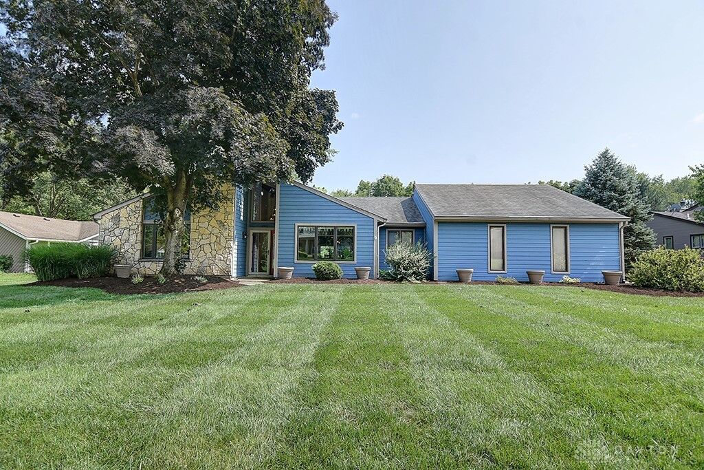 Property Photo: 3315 Southfield Drive OH 45434