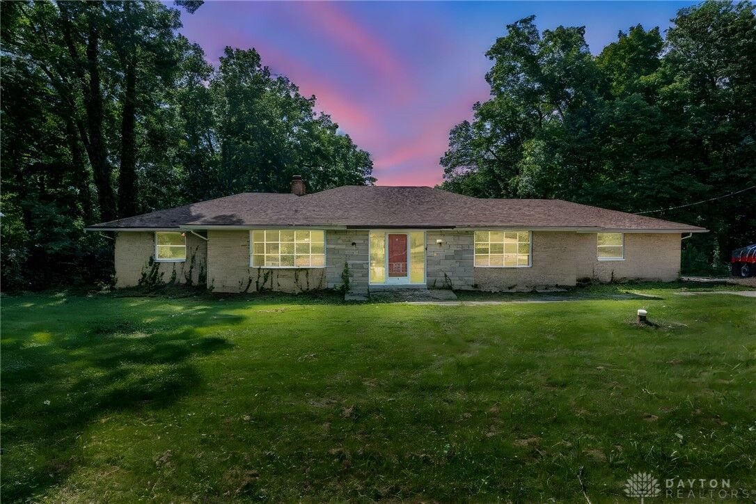 Property Photo: 8061 Dog Leg Road OH 45414