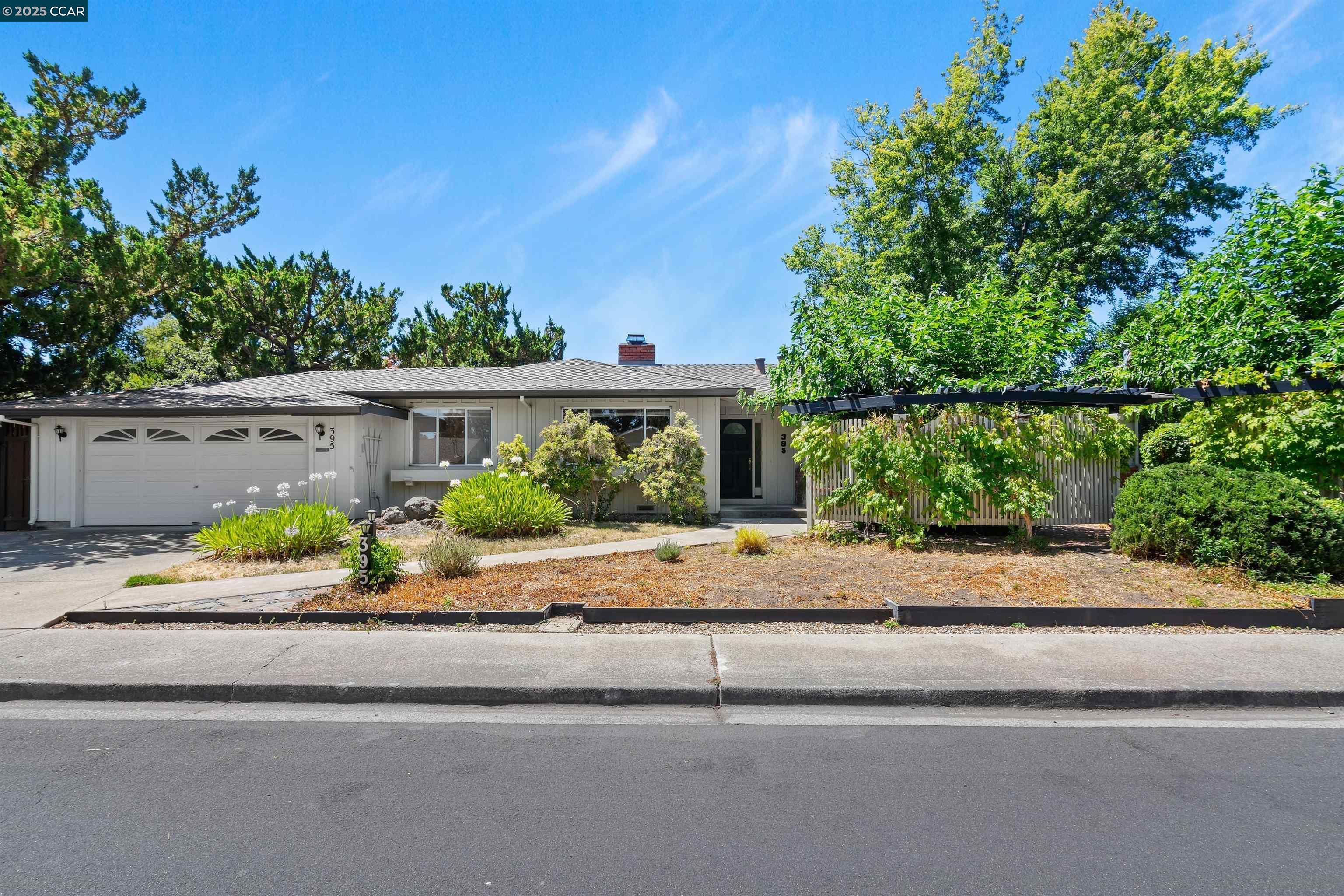 Property Photo:  395 El Divisadero Ave  CA 94598 