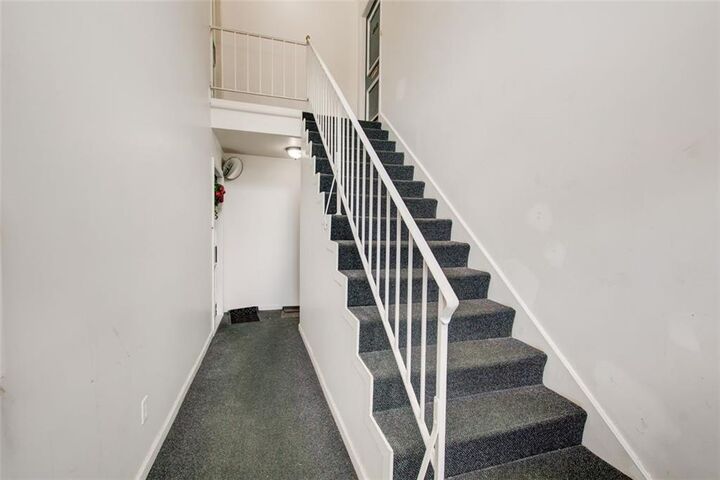 Property Photo: 5650 Kingsport Drive GA 30342