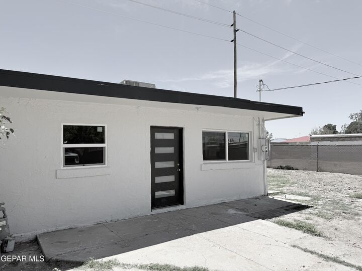 1921 E San Antonio Avenue  El Paso TX 79901 photo