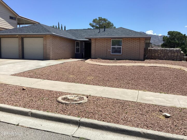 Property Photo:  720 Espolon Drive  TX 79912 