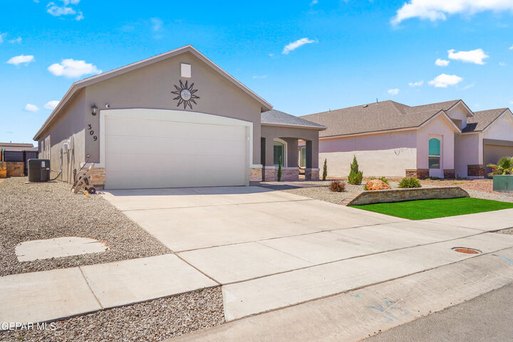 Property Photo: 309 Samuel Vista Street TX 79928