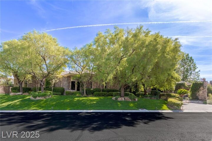 House for sale in Las Vegas: 33 Promontory Ridge Drive, Las Vegas, NV 89135
