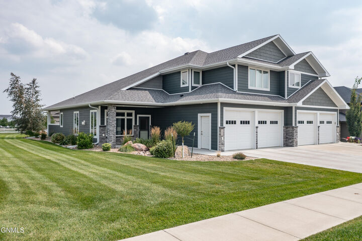 Property Photo:  1424 Community Lp  ND 58503 