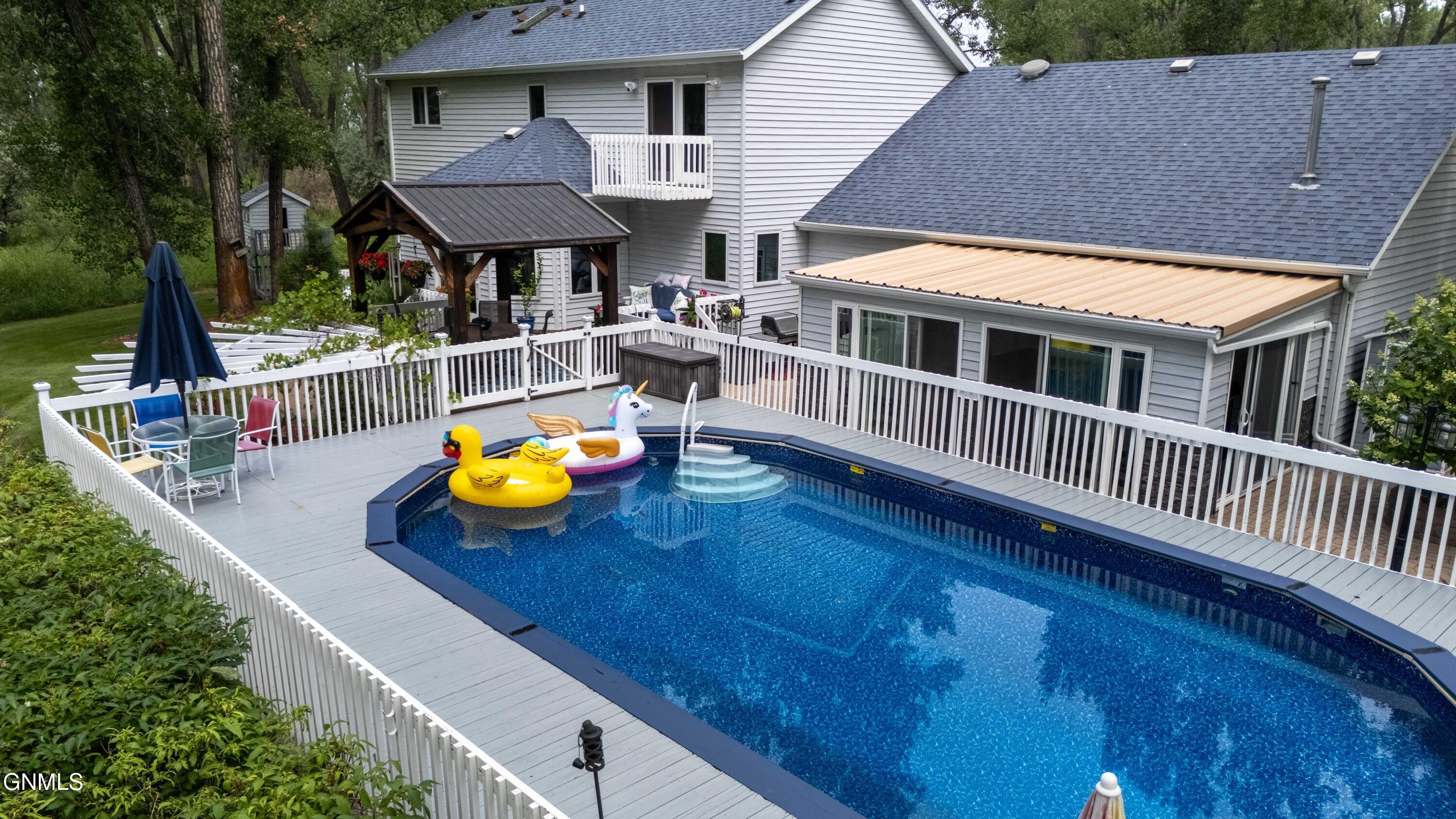 Property Photo:  2405 Far West Drive  ND 58504 